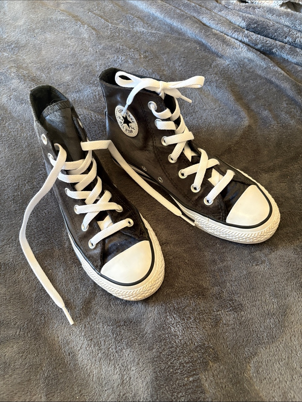 Converse Chuck Taylor All Star Velvet High Top Sneakers Black Women’s Size 6
